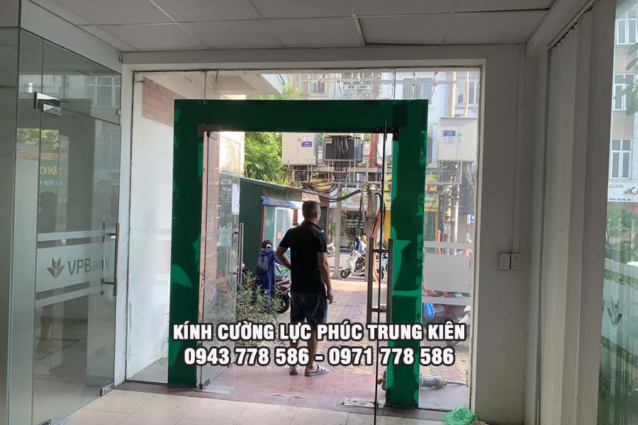 Vai trò của kính cường lực trong kiến trúc hiện đại